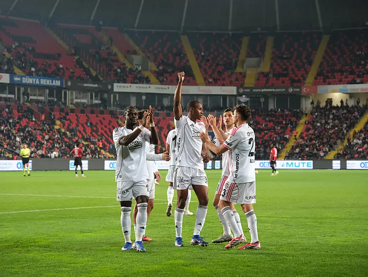 Beşiktaş, Jadon Sancho için yeniden harekete geçti: Yıldız oyuncuyla görüşme planlanıyor — image 6