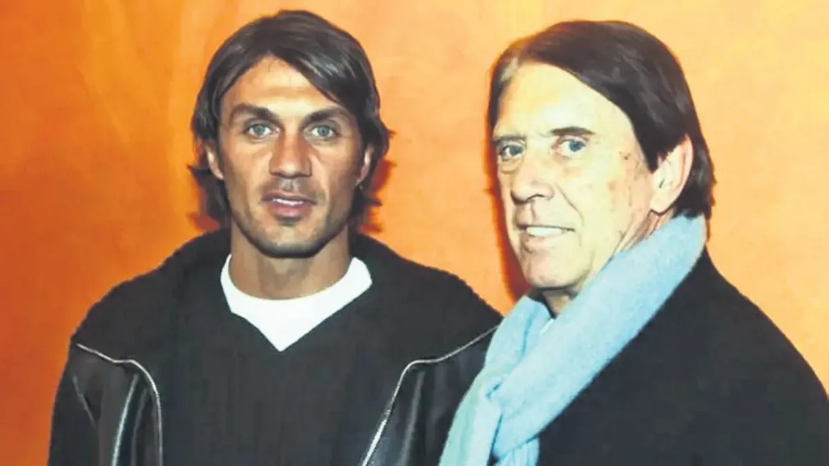 Baba ve oğulları Dünya Kupası sahasında futbol oynarken