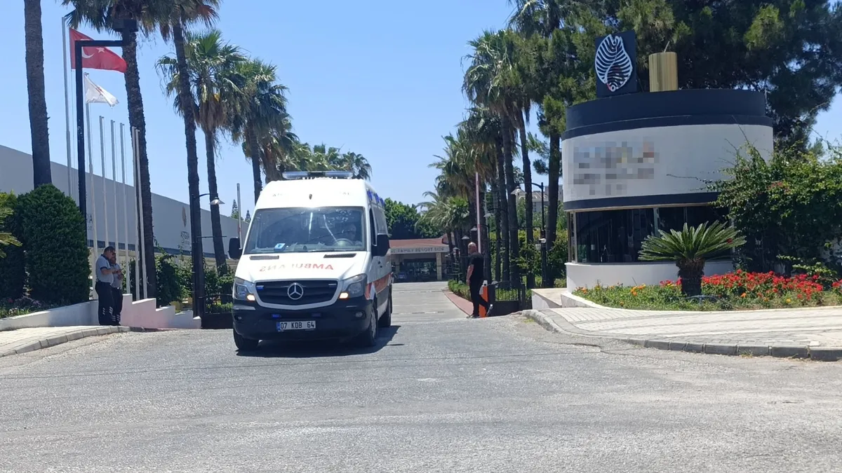 Manavgat'ta bir otelde klor gazı sızıntısı meydana geldi.