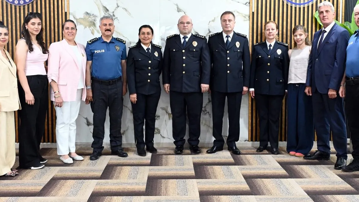 Manisa Emniyet Teşkilatında üst rütbeye yükselen personele yeni rütbeleri takıldı