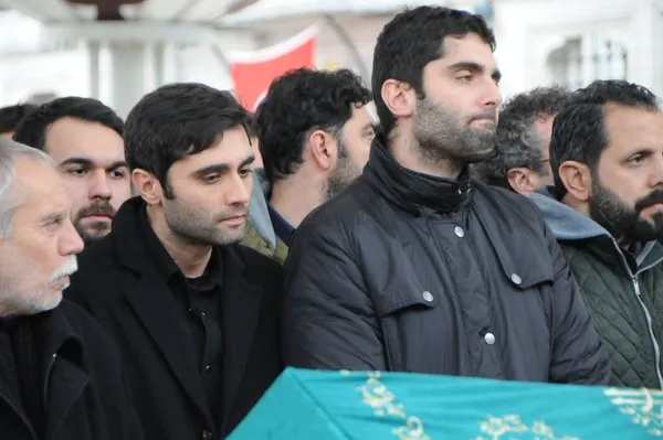 ‘Eşkıya’ ekibi tam kadro cenazede