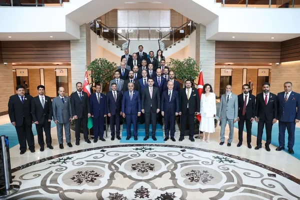 turkiye-ile-umman-arasinda-sehircilik-is-birligi-bakan-kurum-duyurdu-imzalar-atildi-1782999423351.jpg