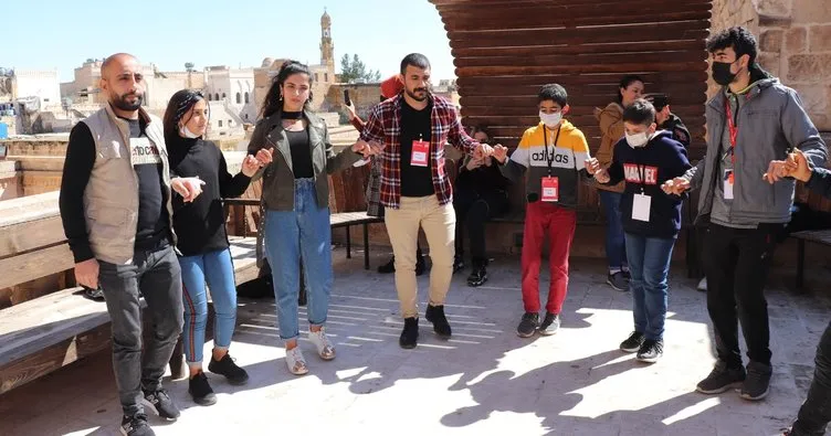 Midyat’ta turistlere müzikli karşılama
