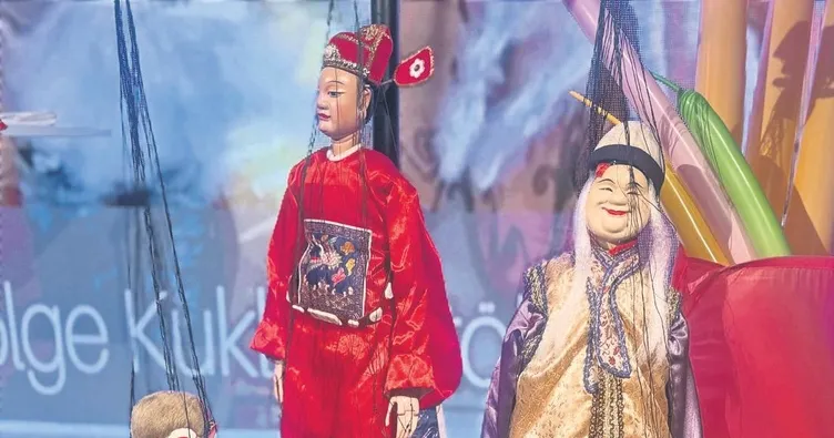 Kuklalar, çocuklarla buluşuyor