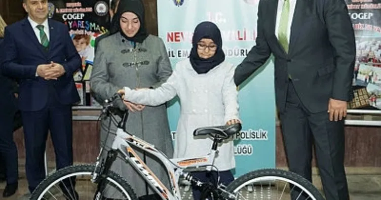 Nevşehir’de polisten 20 öğrenciye bisiklet