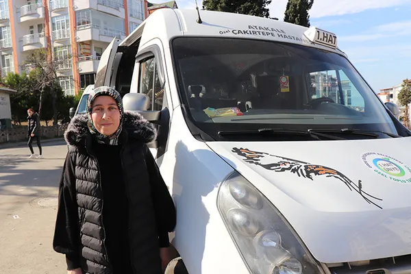 unyede-4-cocuk-annesi-dolmus-soforlugu-yaparak-aile-ekonomisine-katki-sagliyor-1710655964897.jpg