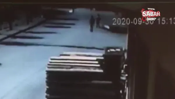Kastamonu'da sokak ortasında kavga ettiği engelliyi şah damarından böyle bıçakladı | Video