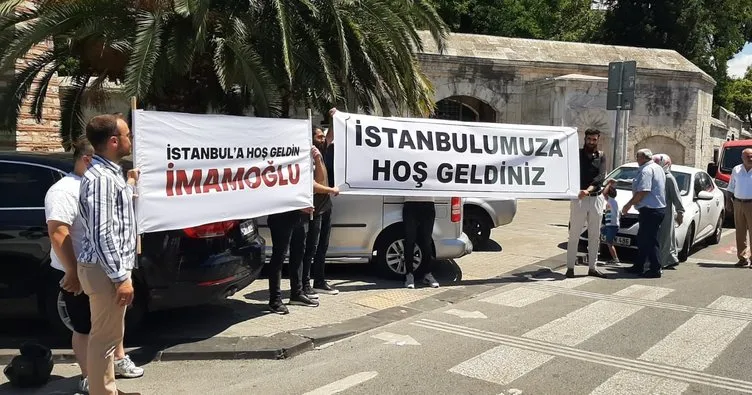 İmamoğlu’na İstanbul’umuza hoş geldin pankartı açıldı