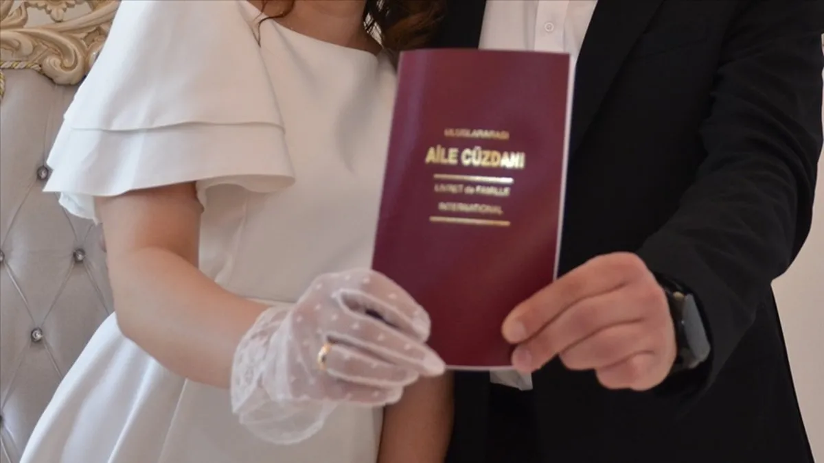 Belediyelerden genç çiftlere destek! ‘Aile Yılı’ seferberliği sürüyor: Ücretsiz düğün salonu, çeyiz yardımı… Belediyelerden genç çiftlere destek! ‘Aile Yılı’ seferberliği sürüyor: Ücretsiz düğün salonu, çeyiz yardımı…