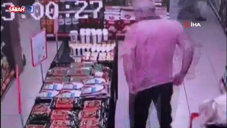 Torununa muz almak isterken cüzdanından oldu | Video