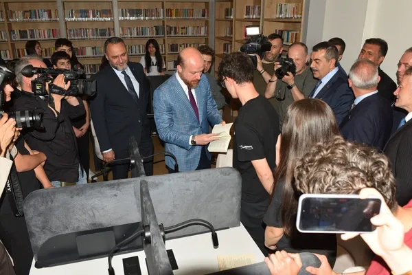 ilim-yayma-vakfi-istanbulda-15-okulda-kutuphane-acti-1778499581590.jpg
