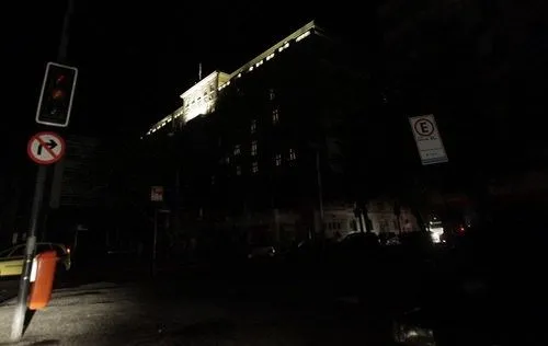 Kıta karanlığa gömüldü