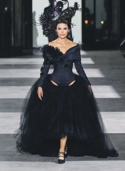 gotik-bir-yaz-mevsimi-1782473034216.jpeg