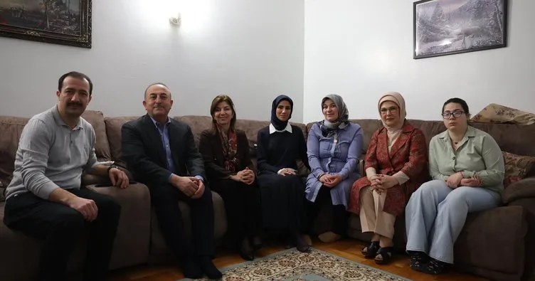 Emine Erdoğan New York’ta gurbetçi aileyle iftar yaptı