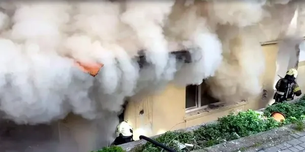 kentsel-donusum-kapsaminda-bosaltilan-binada-cikan-yangin-korkuttu-1742650956826.jpg