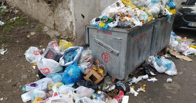 İzmir’de çöp krizi! İşçiler iş bıraktı, sokaklar çöp içinde kaldı