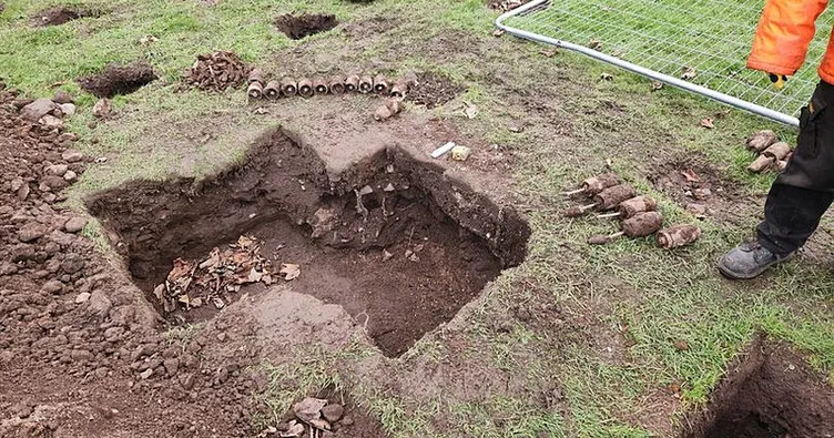 İngiltere’de şoke eden keşif: Çocuk parkında 176 adet bomba bulundu