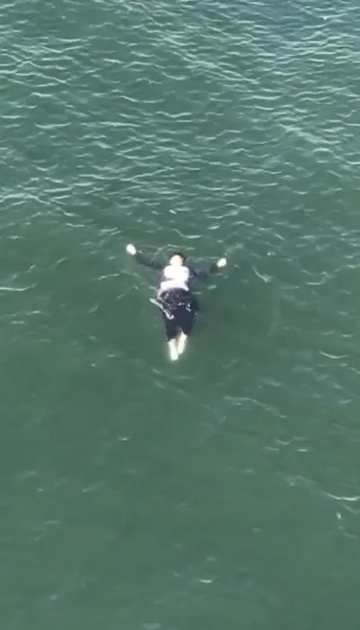 Haliç Köprüsü’nde bir kadın denize düştü! O anlar kamerada!