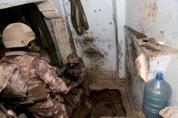 Uyuşturucu operasyonu! İstanbul'un göbeğinde bulundu! 30 metrelik tünel! İki girişi var...