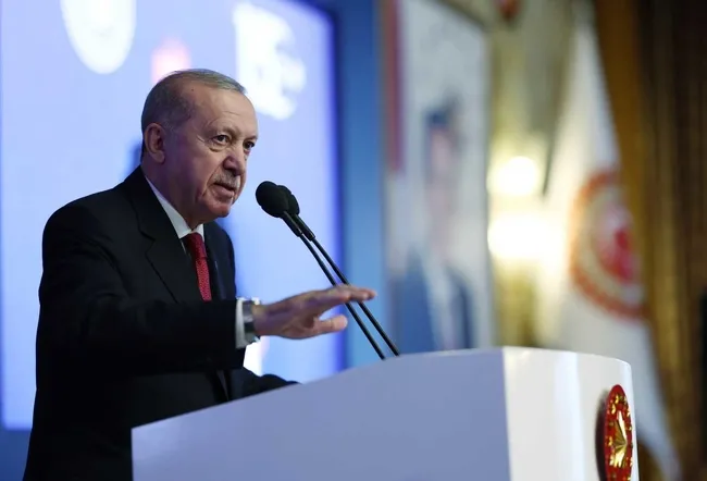 baskan-erdogandan-ak-partinin-25-kurulus-yil-donumu-makalesi-turkiye-gelecegini-kendi-iradesiyle-sekillendiren-1786705414150.jpg