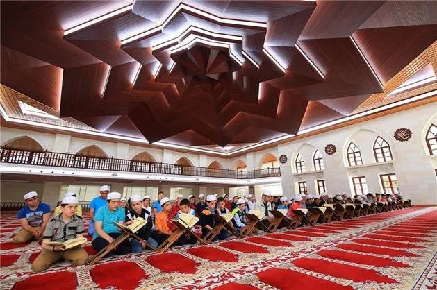 Somuncu Baba Camisi’nde tarihi gelenek sürüyor