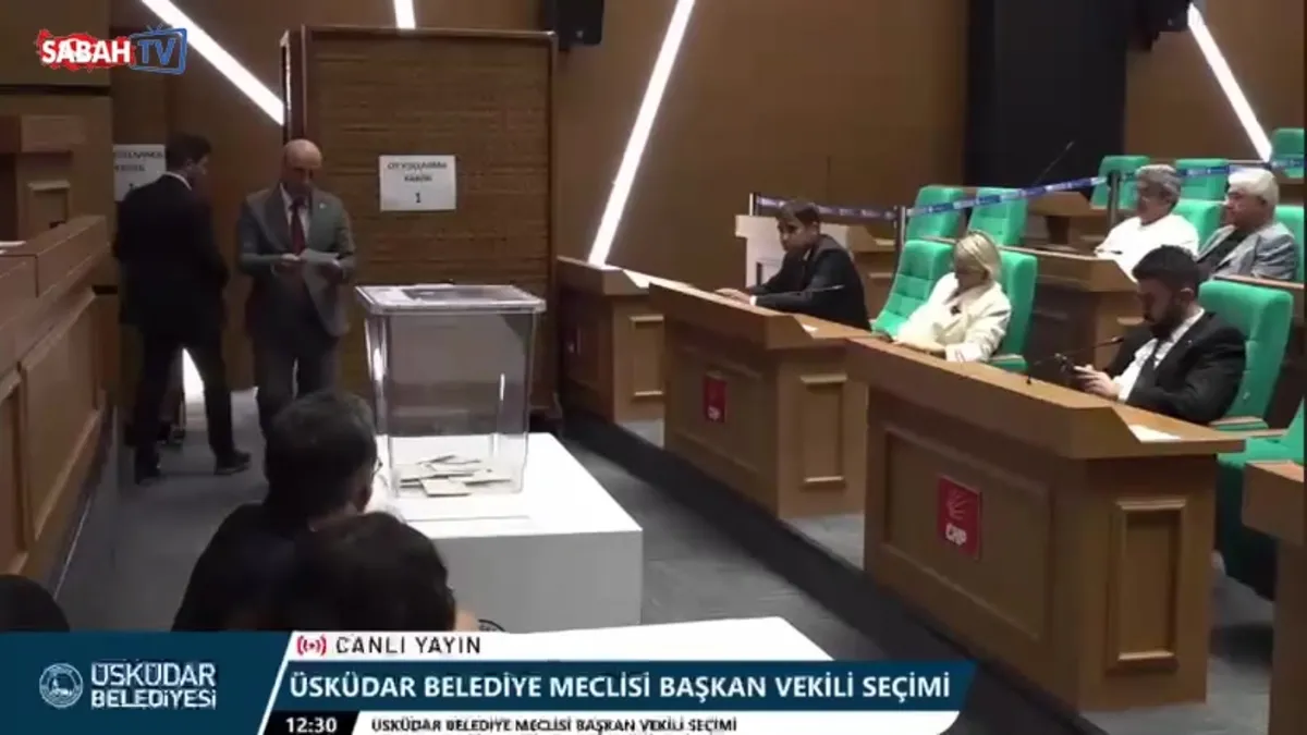 Üsküdar Belediyesi’ndeki başkanvekili seçiminde skandal! “G” harfini “6” sayıp AK Parti’nin oyunu iptal etti videosunu izle Üsküdar Belediyesi’ndeki başkanvekili seçiminde skandal! “G” harfini “6” sayıp AK Parti’nin oyunu iptal etti videosunu izle