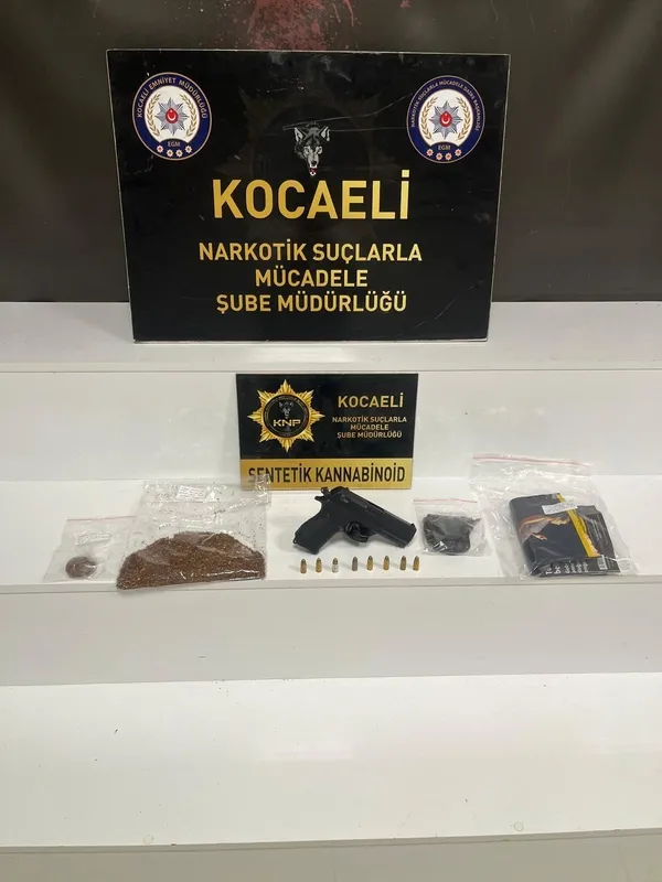 kocaelide-uyusturucu-operasyonu-9-supheli-yakalandi-5i-tutuklandi-1767898161090.jpg