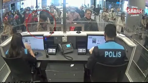 Havalimanında kaçak cep telefonu operasyonu | Video