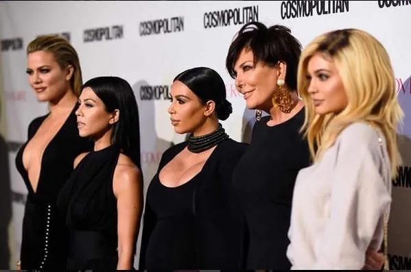 Kim Kardashian Cosmopolitan’ın 50.Yılında