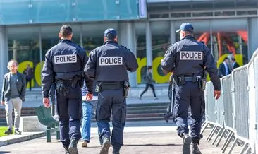 Fransız polisinden skandal! Namaz esnasında müstehcen sesler dinlettiler
