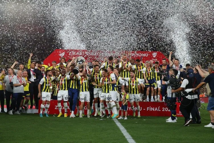 Son dakika Fenerbahçe haberi: Fenerbahçe’de Vincenzo Montella ilk transferini yapıyor! Beşiktaş’a tarihi çalım...