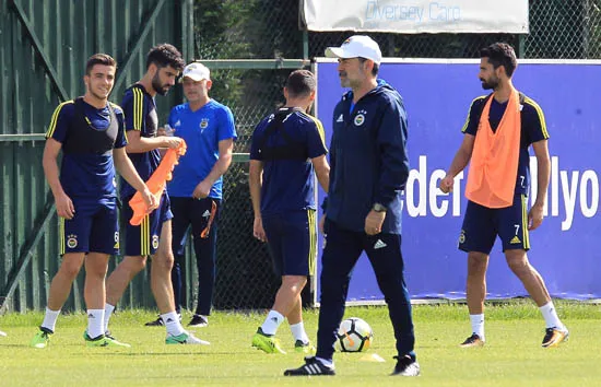 Aziz Yıldırım'dan Aykut Kocaman'a dev hediye!