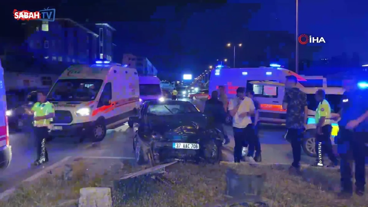 Kastamonu'da iki otomobil çarpıştı: 4 yaralı Kastamonu'da iki otomobil çarpıştı: 4 yaralı