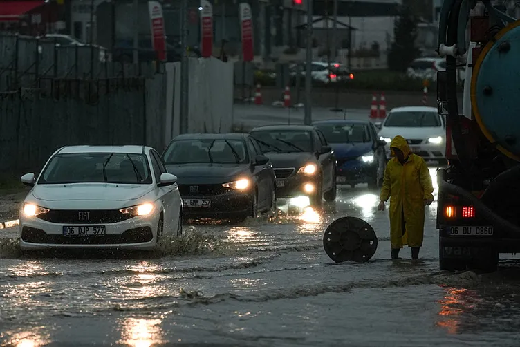 İstanbul’u sağanak yeniden vuracak! Meteoroloji tarih verdi! Birçok il için uyarı geldi