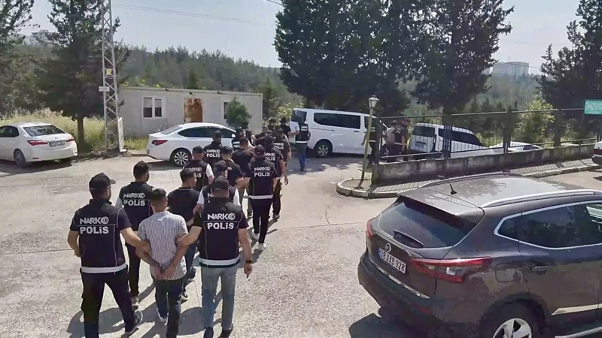Osmaniye’de uyuşturucu operasyonu: 7 tutuklama Osmaniye’de uyuşturucu operasyonu: 7 tutuklama