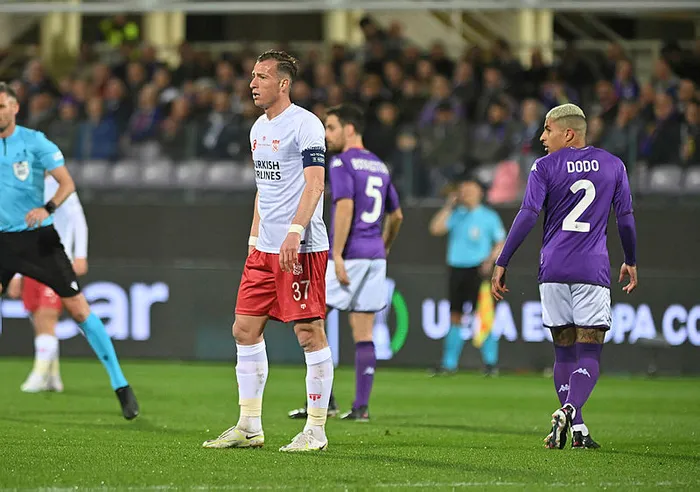 sivasspor-italyada-aradigini-bulamadi-fiorentina-tek-golle-kazandi-1678399118585.jpg
