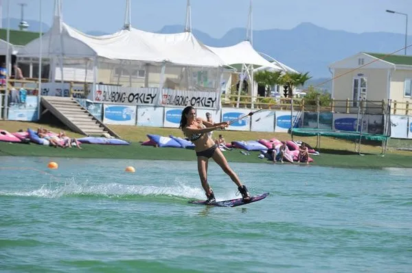Playboy güzelinin Antalya sefası