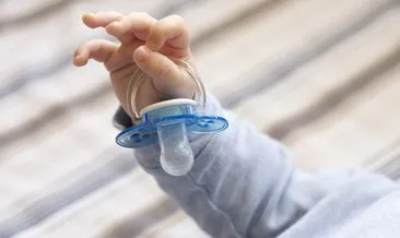 ağlayan bebekler için emzik sağlıklımı ile ilgili görsel sonucu