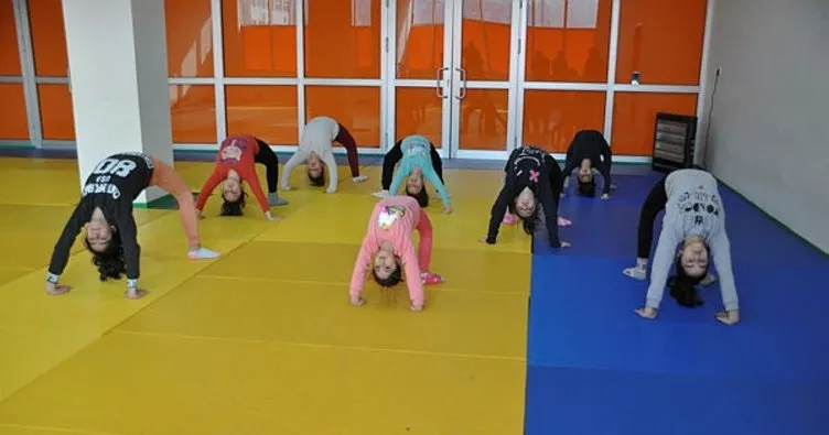 Miniklerden jimnastik kursuna yoğun ilgi