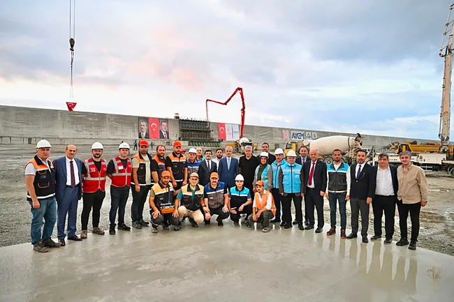 bakan-uraloglu-ulkemizin-gelecegine-yon-verecek-stratejik-bir-eserden-soz-ediyoruz-1786991856428.jpeg Bakan Uraloğlu: “Ülkemizin geleceğine yön verecek stratejik bir eserden söz ediyoruz”