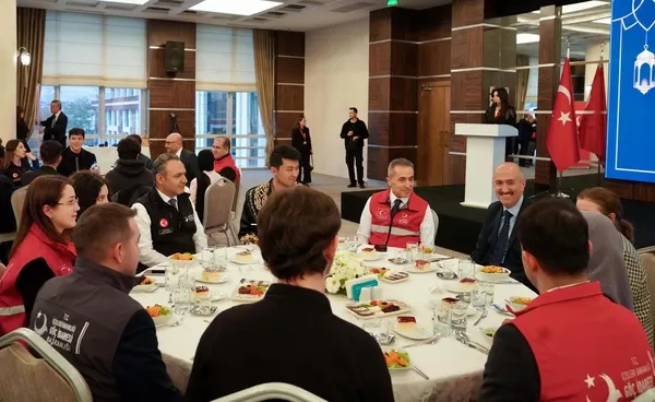 goc-idaresi-baskanligi-uuluslararasi-ogrencilerle-iftar-yemeginde-bir-araya-geldi-1772637614194.jpg