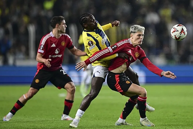 Son dakika Fenerbahçe haberi: Mourinho gözlerine inanamadı! Onana’nın kurtarışları sonrası ilginç tepki...