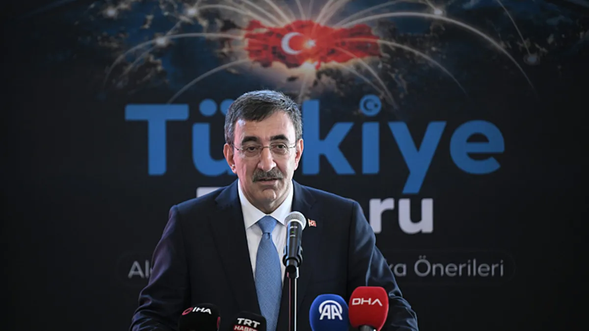 Cevdet Yılmaz: “Türkiye, ekonomisini yüzde 35 büyütmeyi başarmıştır” Cevdet Yılmaz: “Türkiye, ekonomisini yüzde 35 büyütmeyi başarmıştır”