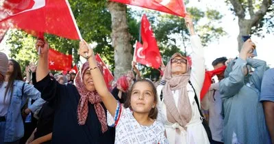 SON DAKİKA: Türkiye’nin kalbi Saraçhane’de attı! Vatandaşlar 15 Temmuz anma programına akın etti