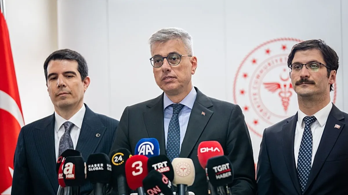 Sağlık Bakanı Kemal Memişoğlu 6 Bileşenli Karma Aşı Uygulamasını Başlattı