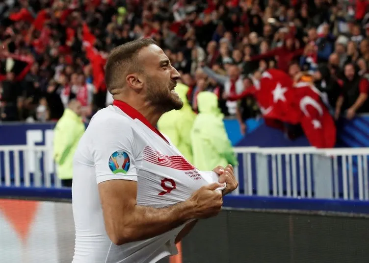 Fransa Türkiye maçında coşku dolu anlar! A Milliler golü asker selamı ile kutladı, maçtan sonra ise...