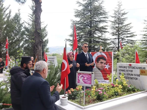 sehit-mehmet-turken-sahadetinin-8-yilinda-dualarla-anildi-1779472660305.jpg