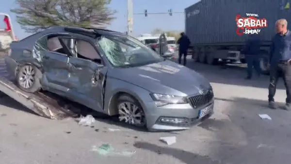 Erciş’te otomobille tır çarpıştı: 1 ölü, 2 yaralı | Video