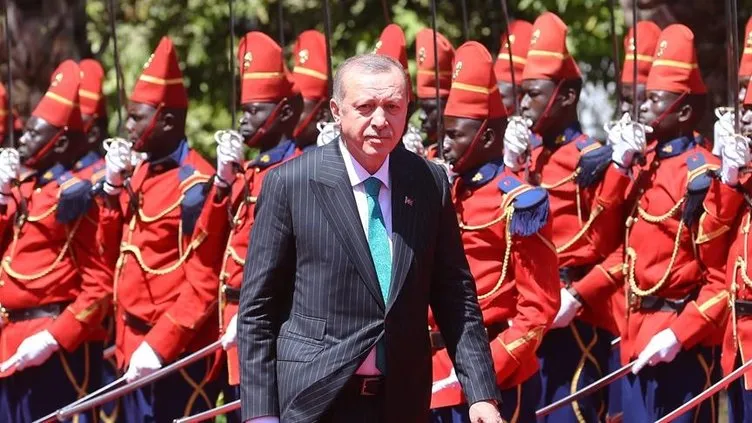 Cumhurbaşkanı Erdoğan’a Senegal’de görkemli karşılama