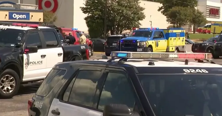 Texas’ta alışveriş merkezinde dehşet: 3 ölü